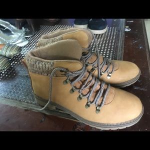 ☃️Time and Tru Hiking Boots